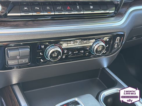 Used 2025 GMC Sierra 1500 SLT w/ SLT Premium Plus Package AWD/4WD image 24