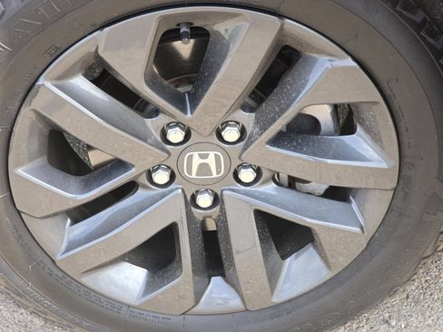 Used 2024 Honda Ridgeline Sport image 10