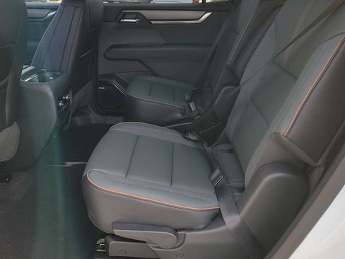 New 2026 GMC Acadia AT4 w/ Luxury Package AWD/4WD image 7