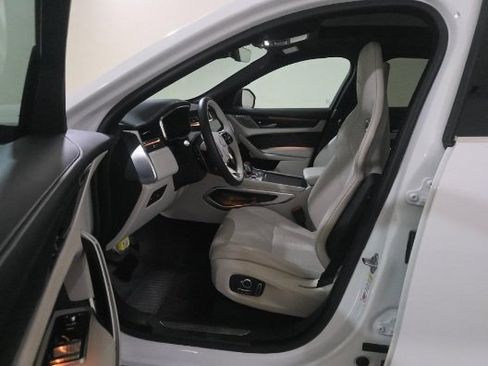 Used 2024 Jaguar F-PACE R-Dynamic S image 4