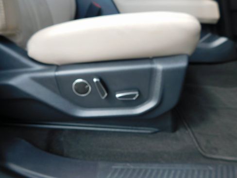 Used 2024 Ford Expedition Limited image 20