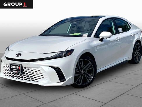 New 2026 Toyota Camry Hybrid FWD image 1