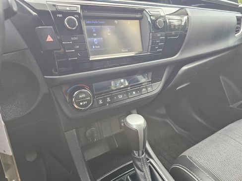 Used 2016 Toyota Corolla S FWD image 29