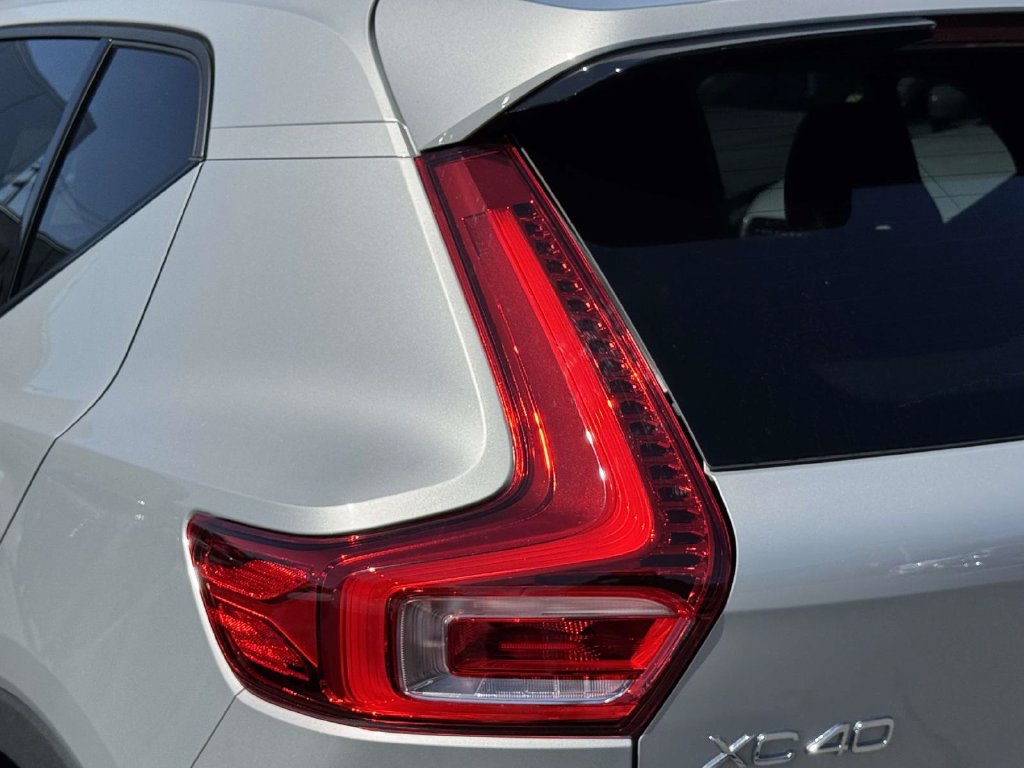 Certified 2023 Volvo XC40 B5 Plus w/ Driver Assist Package AWD/4WD image 8