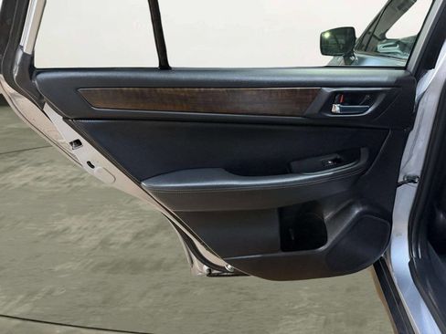 Used 2017 Subaru Outback 3.6R Limited image 23