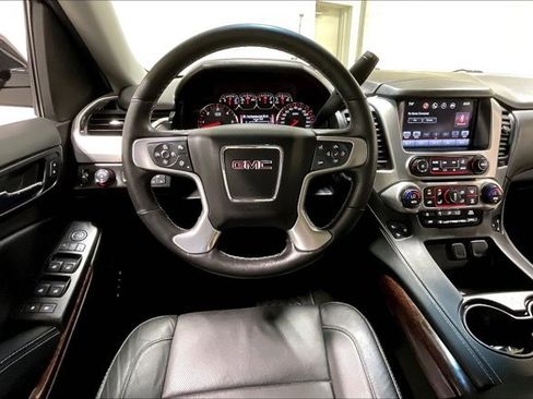 Used 2016 GMC Yukon XL SLT w/ Premium Edition AWD/4WD image 5