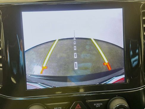 Used 2021 Jeep Grand Cherokee Laredo X image 11