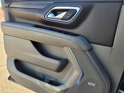 Used 2021 Chevrolet Tahoe Z71 w/ Z71 Off-Road Package image 20