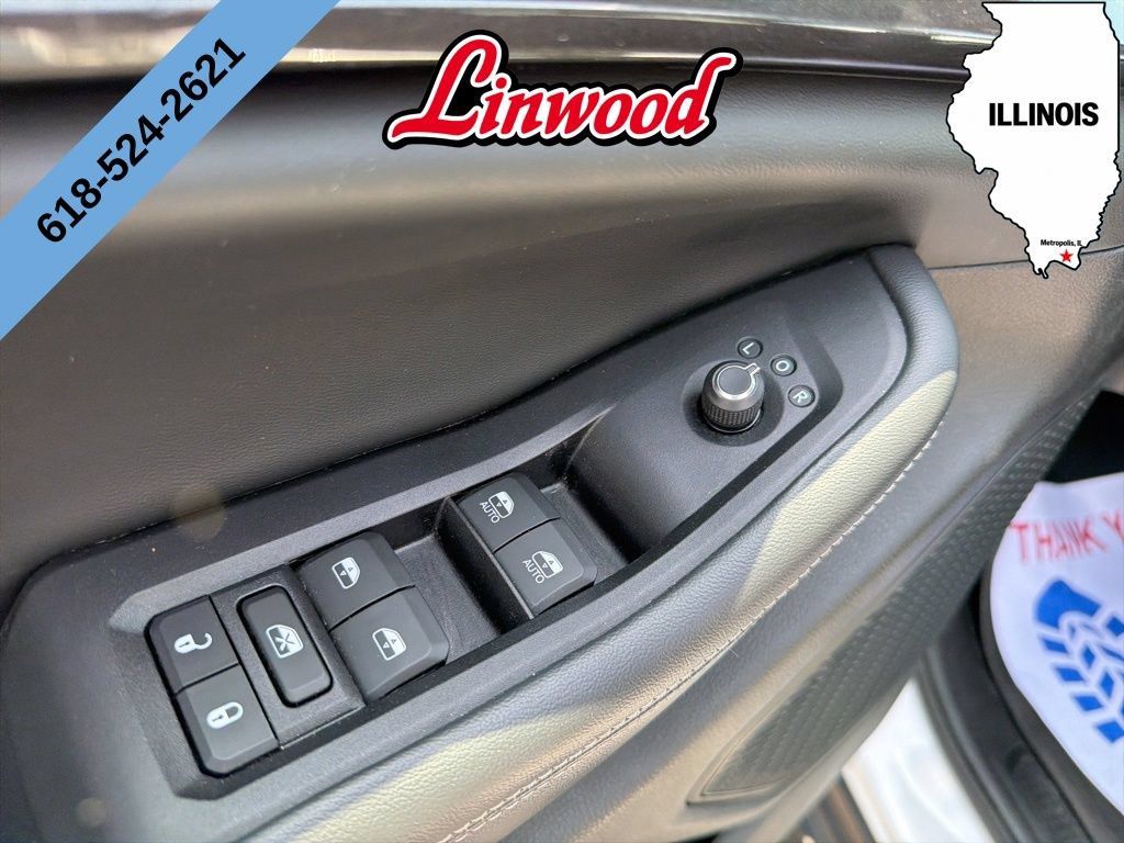Used 2023 Jeep Grand Cherokee Laredo w/ Luxury Tech Group I AWD/4WD image 14