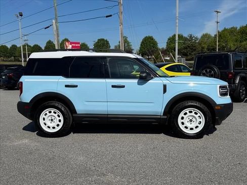 New 2025 Ford Bronco Sport Heritage w/ Convenience Package AWD/4WD image 2
