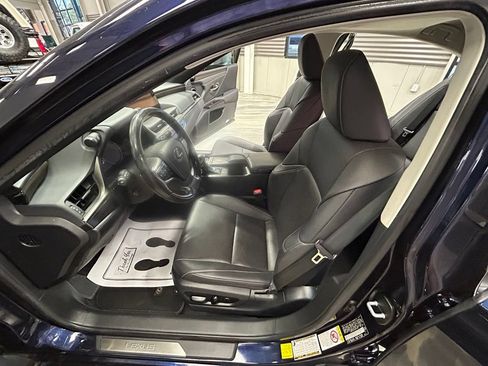 Used 2019 Lexus ES 300h w/ Premium Package FWD image 54