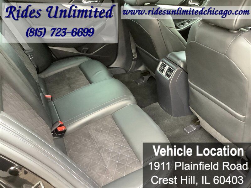 Used 2017 Nissan Maxima SR w/ Midnight Edition FWD image 28