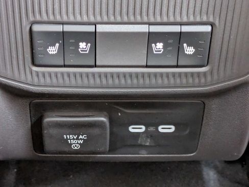 Used 2024 Jeep Wagoneer Launch Edition AWD/4WD image 19