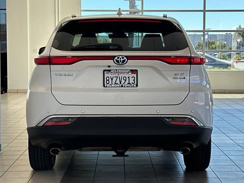 Certified 2021 Toyota Venza XLE AWD/4WD image 5