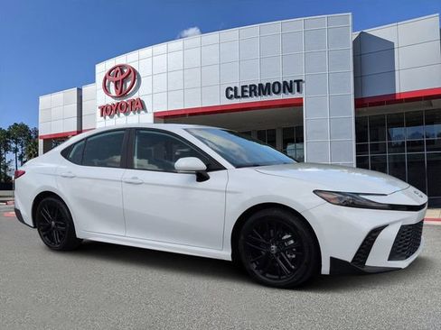 Certified 2025 Toyota Camry SE w/ Convenience Package FWD image 1