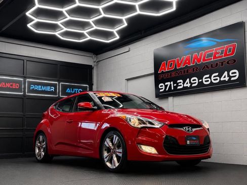 Used 2013 Hyundai Veloster w/ Tech Pkg FWD image 1