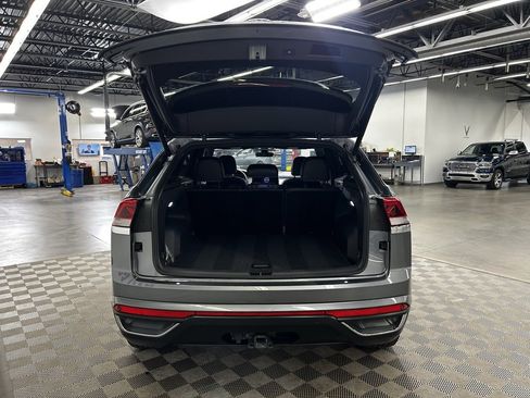Used 2024 Volkswagen Atlas Cross Sport SE image 26