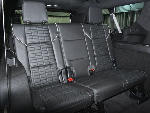 Used 2026 Cadillac Escalade ESV Platinum Sport w/ LPO, ONYX Package AWD/4WD image 59