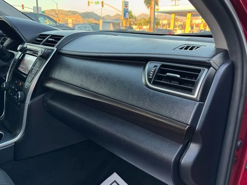 Used 2015 Toyota Camry LE FWD image 12