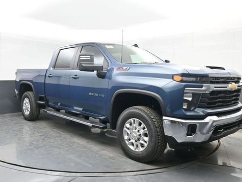 New 2026 Chevrolet Silverado 3500 LT w/ Leather Package AWD/4WD image 2