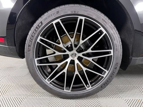 Certified 2026 Porsche Macan AWD/4WD image 13