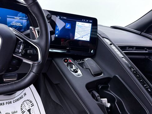 Used 2024 Chevrolet Corvette Stingray Preferred Conv image 9