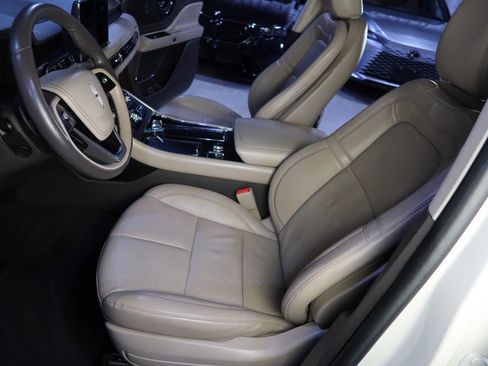 Used 2021 Lincoln Aviator Reserve w/ Equipment Group 201A image 21