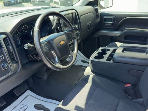 Used 2018 Chevrolet Silverado 1500 LT AWD/4WD image 9