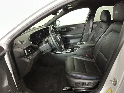 Used 2024 Buick Envista Sport Touring w/ Convenience I Package FWD image 14
