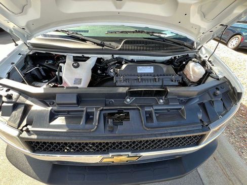 Used 2024 Chevrolet Express 2500 w/ Driver Convenience Package image 40
