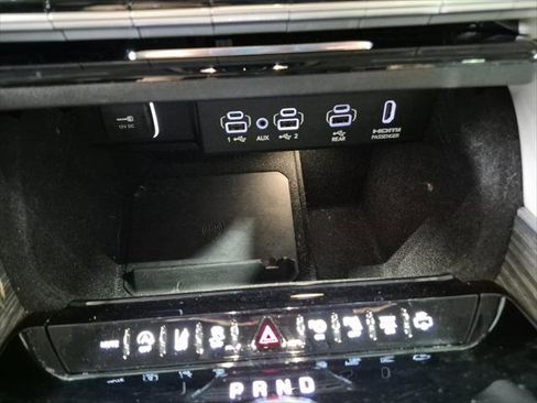 Used 2022 Jeep Wagoneer Series III w/ Premium Group I image 25