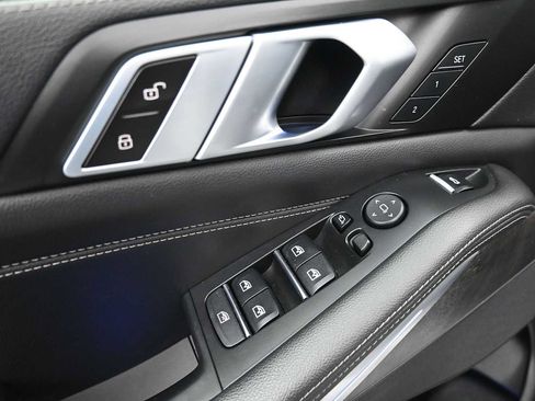 Used 2022 BMW X5 sDrive40i w/ Premium Package RWD image 9