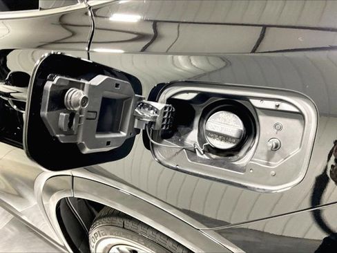 Certified 2025 Toyota Crown Signia image 43