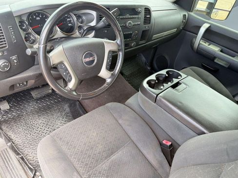 Used 2008 GMC Sierra 2500 SLE w/ Z71 Off-Road Package image 4