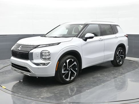 Used 2024 Mitsubishi Outlander SEL AWD/4WD image 8