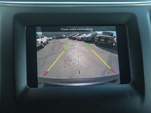 Used 2021 Jeep Cherokee Latitude Plus AWD/4WD image 28