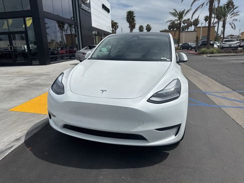 Used 2024 Tesla Model Y Long Range image 41