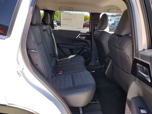New 2026 Mitsubishi Outlander SE AWD/4WD image 10