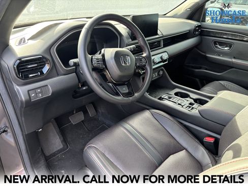 Used 2025 Honda Pilot Black Edition image 8