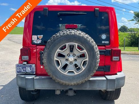 Used 2017 Jeep Wrangler Unlimited Rubicon AWD/4WD image 12