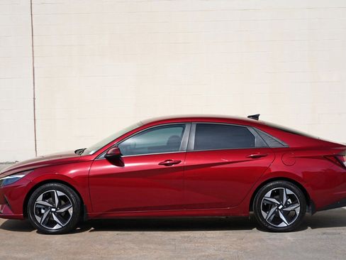 Used 2023 Hyundai Elantra SEL w/ Convenience Package image 43