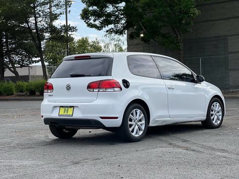 Used 2013 Volkswagen Golf 2-Door FWD image 5