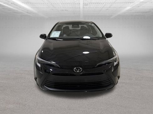 Used 2026 Toyota Corolla LE w/ LE Premium Package image 2