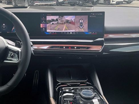 Certified 2026 BMW 550e xDrive AWD/4WD image 8