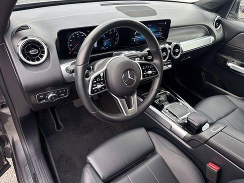 Used 2022 Mercedes-Benz GLB 250 image 17