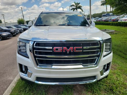 Used 2024 GMC Yukon XL SLT w/ SLT Premium Package RWD image 2