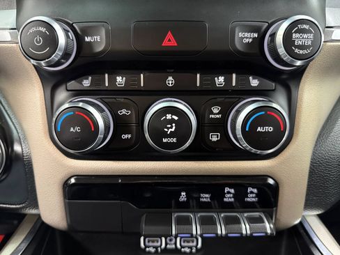 Used 2022 RAM 1500 Laramie AWD/4WD image 24