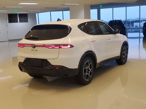 Used 2025 Alfa Romeo Tonale w/ Active Assist Package image 10