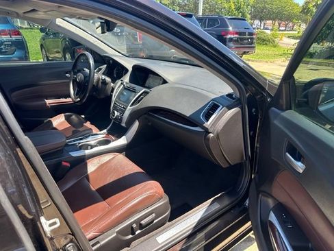 Used 2017 Acura TLX V6 w/ Technology Package FWD image 11