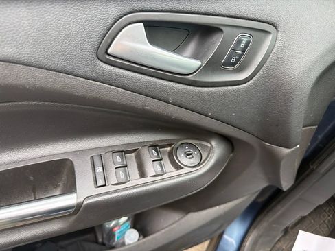 Used 2018 Ford Escape SE w/ SE Sync 3 Package AWD/4WD image 19